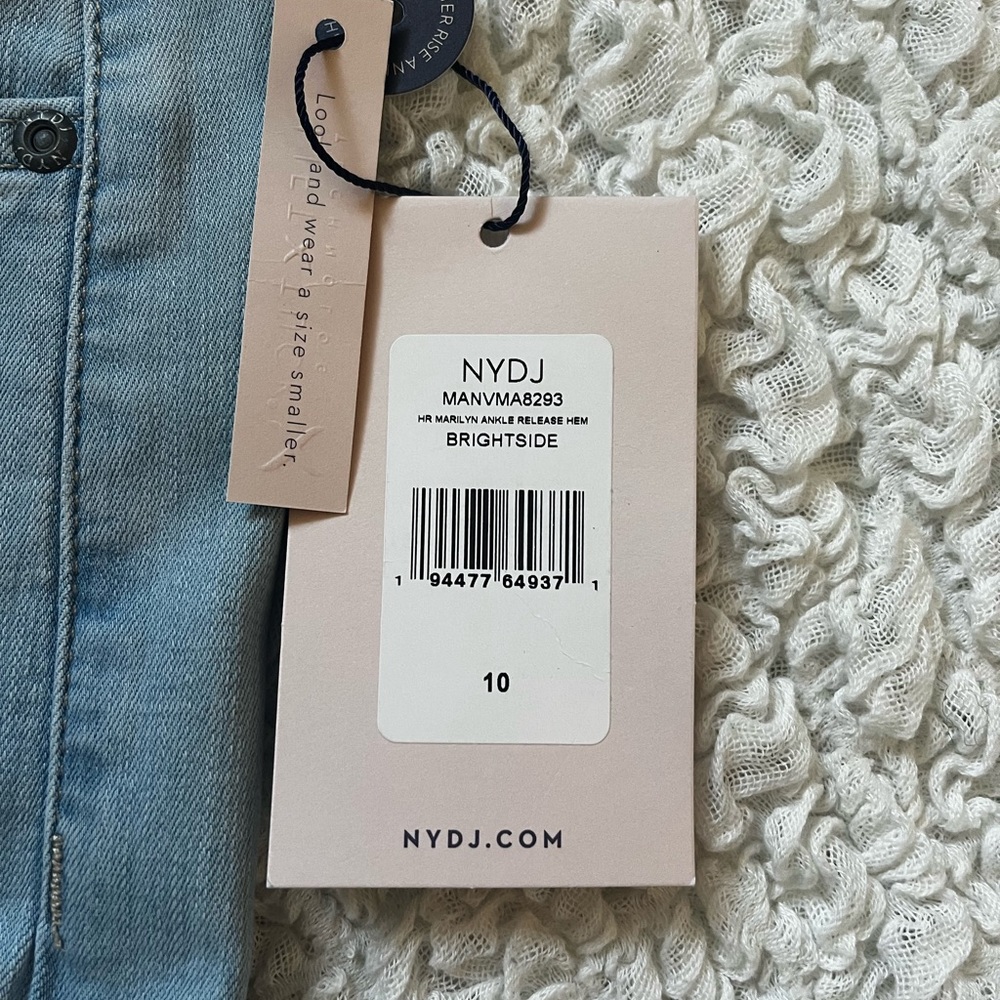 NWT!! NYDJ Jeans Marilyn Straight - Picture 2 of 6
